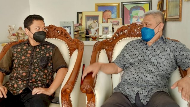 Calon ketua KONI Sulsel, Yasir Machmud (kiri) saat bertemu dengan HM Roem, Rabu (9/3/2022). (Foto: Istimewa)