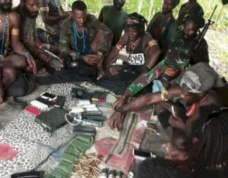 TNI Buru Komplotan OPM, Pelaku Penyerangan Patroli Kamtibmas di Paniai Papua Tengah
