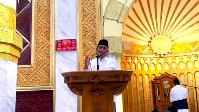 Bupati Wajo, Amran Mahmud bawakan ceramah di Masjid Agung Ummul Qura', Sabtu (02/04/2022). (Ist)