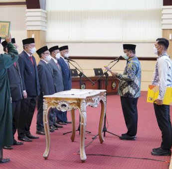 Lantik Pimpinan Baznas Sulsel, Andi Sudirman Dorong Bangun Sistem Transparansi