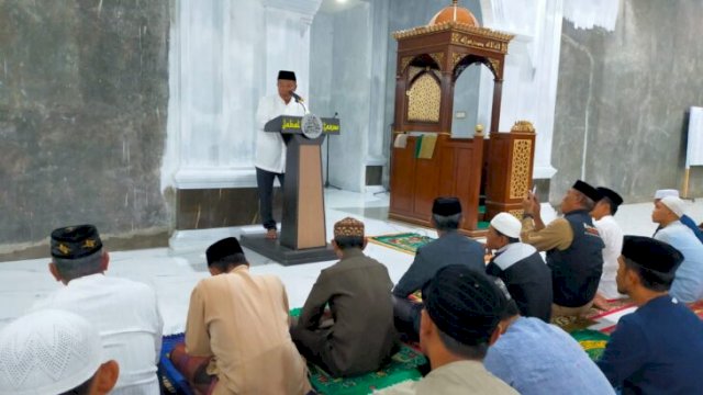 Bupati Bulukumba Muchtar Ali Yusuf saat memberikan sambutan di Masjid Jabal Taqwa, Sabtu (02/04/2022). (Ist)