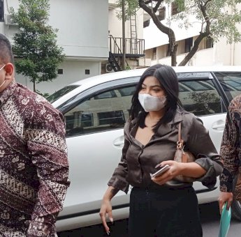 Dea Onlyfans Datang ke Polda Metro Jaya, Bawa Buku Rekening untuk Pengembangan Kasus Pornografi