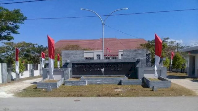 Kantor DPRD Kabupaten Muna. (Foto: Rustam Republiknews.co.id)