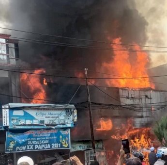 Enam Bangunan Ruko di Timika Papua Ludes Dilalap Si Jago Merah