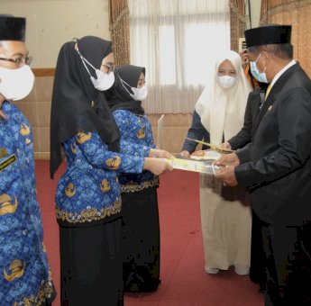 Selamat ! CPNS dan PPPK Terima SK Pengangkatan dari Bupati Soppeng