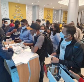 Diduga Ada Kerusakan Komponen Pesawat, Batik Air Batalkan Tiket Penumpang Timika-Makassar