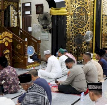 Safari Ramadhan di Masjid Sarmi, Kabid Humas Polda Papua Ajak Sesama Muslim Saling Mengingatkan