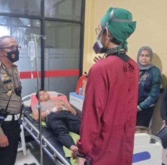 Dirlantas Polda Metro Jaya Jenguk Anggota Korban Pemukulan Demo 11 April