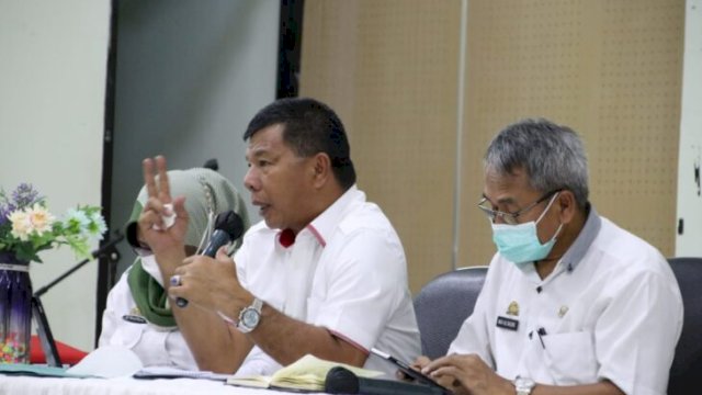 Bupati Bulukumba Muchtar Ali Yusuf memberikan arahan kepada jajaran RSUD Andi Sulthan Daeng Radja, Rabu (13/04/2022). (Ist)