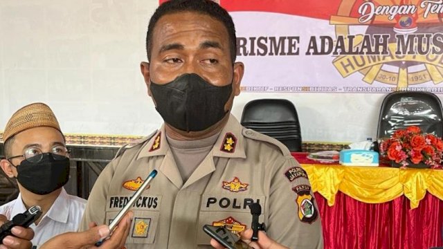 Kapolres Jayapura AKBP Frederikus W.A. Maclarimboen memberikan keterangan Pers. (Istimewa)