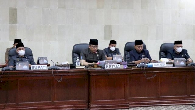 Rapat Paripurna DPRD Luwu Timur. (Istimewa)
