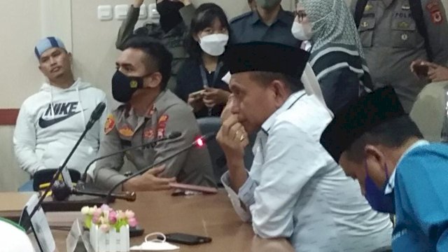 Wakil Ketua DPRD Luwu Timur Temui Demonstran. (Ist)