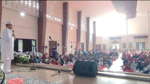 Ketua DPRD Luwu Timur Aripin Buka Puasa Bersama 250 Anak Yatim. (Ist)