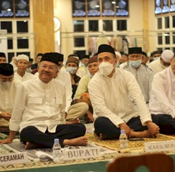 Bupati Jeneponto Peringati Malam Nuzul Qur’an di Masjid Agung