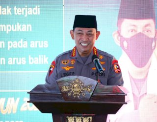 Kapolri Tinjau Langsung Pelaksanaan Satu Juta Vaksinasi Booster Untuk Mudik