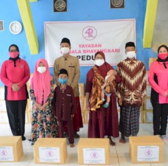 HUT Ke 42, Yayasan Kemala Bhayangkari Banten Gelar Bakti Sosial