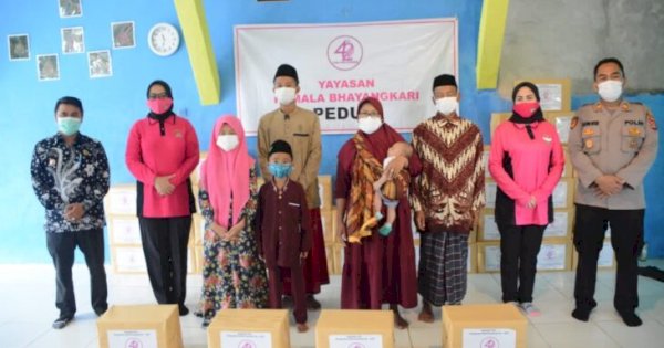 HUT Ke 42, Yayasan Kemala Bhayangkari Banten Gelar Bakti Sosial