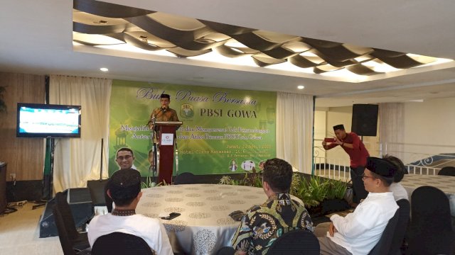 Dalam rangka mempererat tali silaturahmi dan solidaritas antara pengurus dan binaan PBSI Gowa melaksanakan buka puasa bersama di Claro Hotel Makassar, Jumat (22/4/2022). (Chaerani)