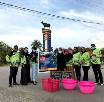 KGO Mubar Bagi Ratusan Takjil Pada Warga