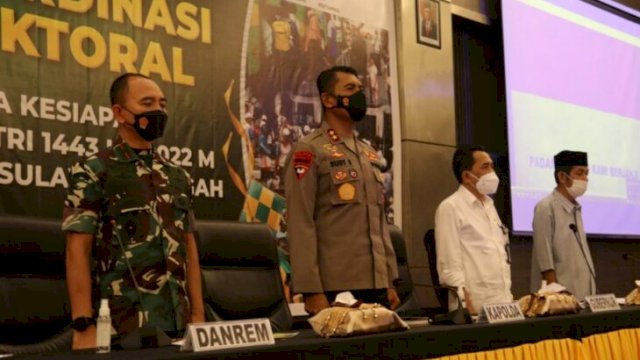 Kapolda Sulawesi Tengah Irjen Pol Irjen Pol Rudy Sufahriadi, saat memimpin Rakor dihadiri unsur Forkopimda, Kepala BNNP, Kabinda, Wakapolda Sulteng, Pejabat utama Polda Sulteng dan Kepala Dinas Instansi, Jumat (22/04/2022). (Istimewa)