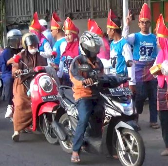 Libatkan 1500 Orang, Alumni SMP Bontolebang Bagikan Takjil ke Pengguna Jalan Sepanjang 9 Kilometer