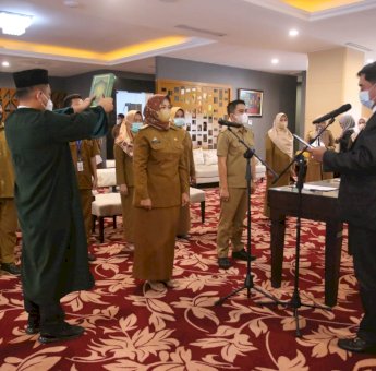 Abdul Hayat Lantik 12 Pejabat Fungsional Lingkup Pemprov Sulsel