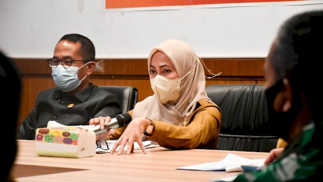 Bupati Luwu Utara Indah Putri Indriani, memimpin Rapat Tim Pengendali Inflasi Daerah (TPID), Senin (25/4/2022). (Istimewa)