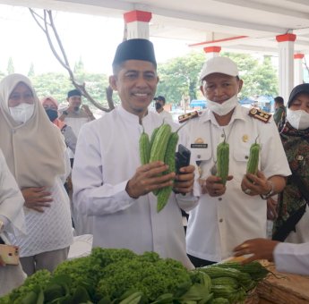 Buka Pasar Murah di Lapangan Passamaturukang, Sekda Jeneponto Apresiasi Dinas Ketapang
