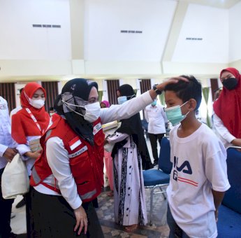 PMI Luwu Utara Santuni Puluhan Anak Yatim