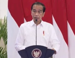 Presiden Joko Widodo Instruksikan Penegak Hukum Usut Tuntas Kasus Minyak Goreng