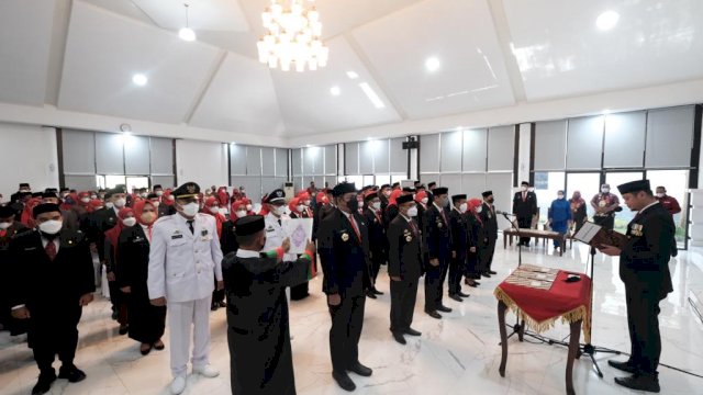 Bupati Gowa Adnan Purichta Ichsan saat melantik puluhan pejabat lingkup Pemkab Gowa di Baruga Karaeng Galesong, Kantor Bupati Gowa, Kamis (28/04/2022). (Istimewa)