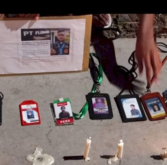 Lepas Id Card, Puluhan Jurnalis di Flores Timur Gelar Aksi Solidaritas Wartawan Fabi Latuan