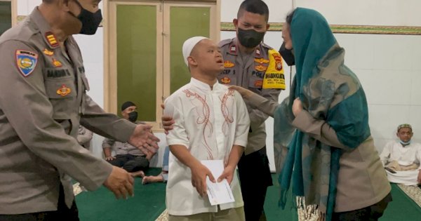 Jumat Berkah, Polsek Tambora Santuni 25 Anak Yatim Piatu