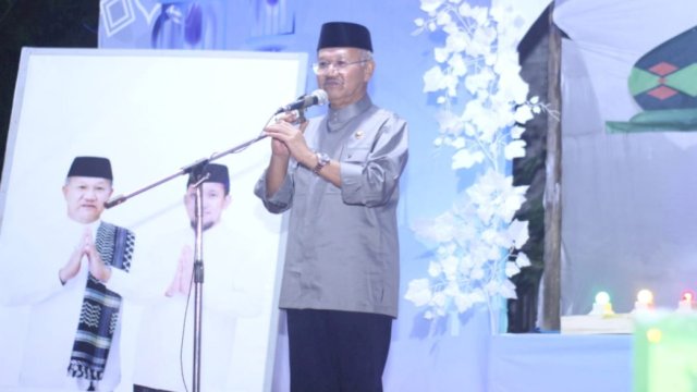 Bupati Jeneponto, Iksan Iskandar memberikan sambutan saat membuka acara MTQ di Desa Bungeng, Kecamatan Batang, Jeneponto, Selasa (19/4/2022). (Foto: Istimewa)