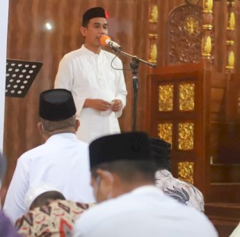 Safari Ramadan di Biringkanaya, Rudianto Lallo Bantu Masjid Al Hijrah Rp50 Juta