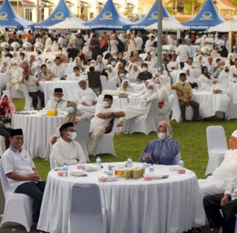 RMS Gelar Buka Puasa Bareng Ribuan Warga Sidrap Sambil Bagikan Sembako