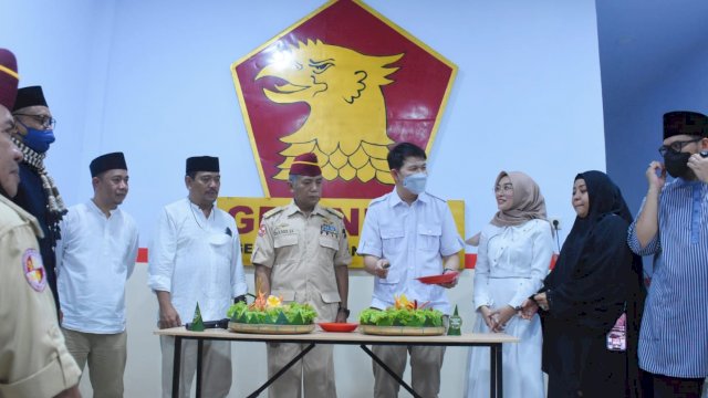 Suasana peresmian sekretariat baru DPC Partai Gerindra Makassar di Jalan Pendidikan Raya, Makassar, Jumat (29/4/2022). (Foto: Istimewa)