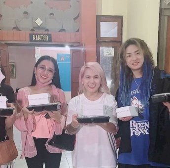 Potret Miyabi Bersedekah Makanan Buka Puasa di Panti Asuhan di Bali