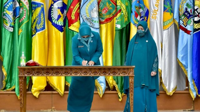 Pelantikan Ketua PKK Sulsel Naoemi Octarina oleh Ketua Umum PKK Tri Tito Karnavian, Kamis (31/03/2022). (Istimewa)