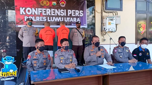 Konferensi Pers terkait kasus Pencurian Sepeda Motor di Mako Polres Luwu Utara, pada Kamis (07/04/2022). (Asri Widya/Republiknews.co.id)