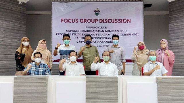 Program Studi Sarjana Terapan (D-IV) Terapi Gigi Fakultas Kedokteran Gigi Unhas menyelenggarakan Focus Group Discussion Sinkronisasi Capaian Pembelajaran Lulusan, di Ruang Molar, Rabu (06/04/2022). (Istimewa)