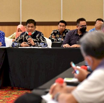 Amson Padolo Hadiri Rapat Kunjungan Kerja Panja Penyediaan Akses Internet Komisi I DPR RI