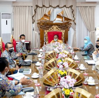 Terima Jajaran Instansi Kementerian PUPR, Gubernur Sulsel Bahas Penanganan Ruas Bua-Rantepao dan Seko