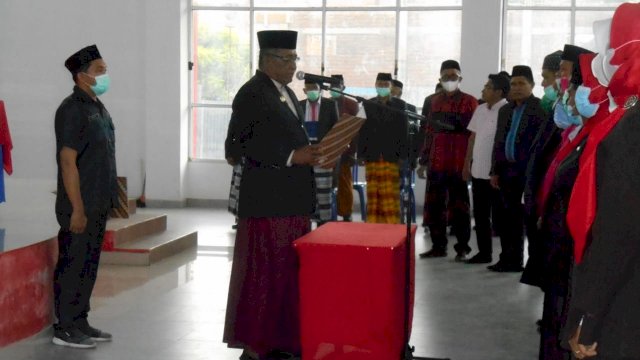 Pelantikan 12 Kepala Sekolah SMP da SD naungan Dinas Dikbud Buteng oleh Bupati Buteng H. Samahuddin, SE, Kamis (07/04/2022).