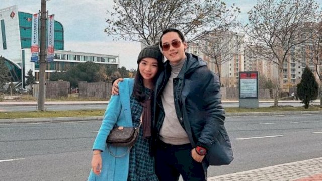 Indra Kenz dan Nathania Kesuma (FB/Indra Kenz)