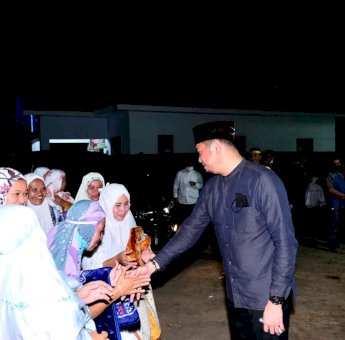Bupati Adnan Tarwih di Bungaya, Masyarakat Puji Program Keagamaan Pemkab Gowa
