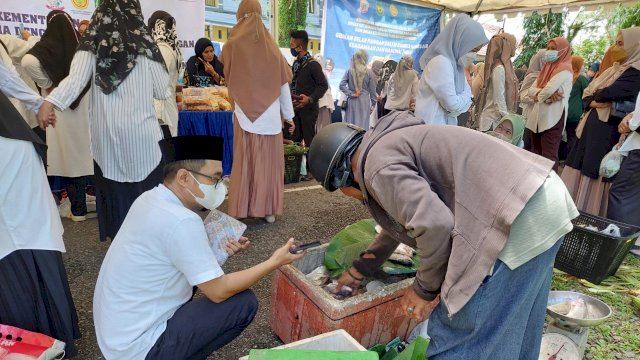 ASN dan Warga Masamba &lsquo;&rsquo;Serbu&rsquo;&rsquo; Kantor Bupati, Ada Apa?