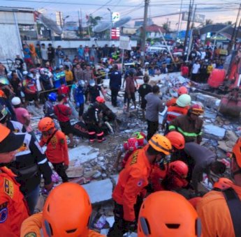 Korban Tewas Minimarket Ambruk di Banjarmasin Jadi 5 Orang, 2 Masih Dicari