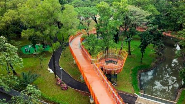 Tebet Echo Park yang baru saja diresmikan oleh Gubernur DKI Jakarta Anies Baswedan, Sabtu (23/04/2022). Tebet Echo Park ini sebuah taman di pusat kota yang memberikan suasana alam yang sejuk. (Foto: Kompas)