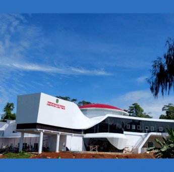 Guru SMP IT Al Bina Tomoni Apresiasi Pelayanan dan Fasilitas Perspustakaan Luwu Timur